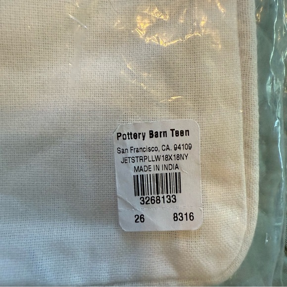 NWT Pottery Barn Teen Turquoise White Pillow Cover New York - Picture 2 of 5